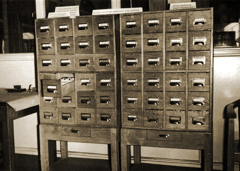 Biblioteka, ul. Sieroca, szafka katalogowa